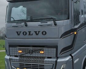  FRONT PLATE - OLDSKOOL VOLVO LETTERS - SUITABLE FOR VOLVO FH 4B / 5 